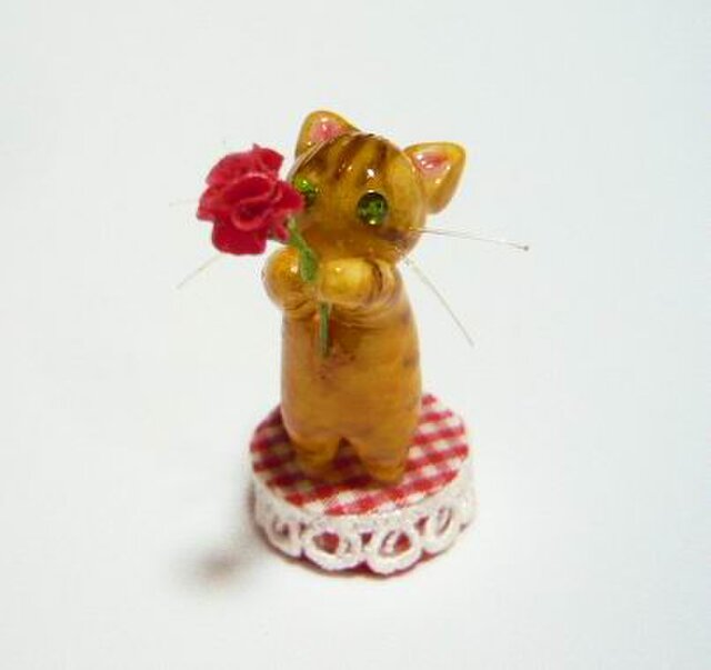 にゃんこのしっぽ〇母の日〇カーネーション〇茶とら猫の画像1枚目