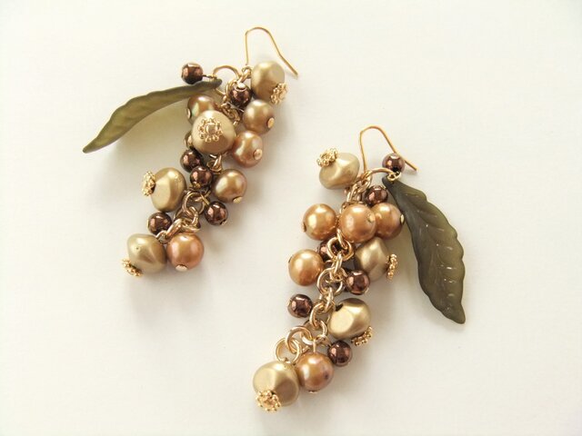 金具変更OK Pierces or Earrings アクリル 淡水パール(P0861)の画像1枚目