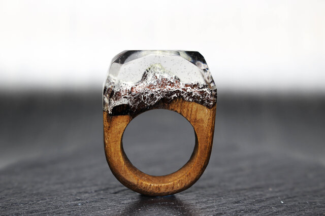【送料無料】Everest ~Resin Wood Ring~の画像1枚目