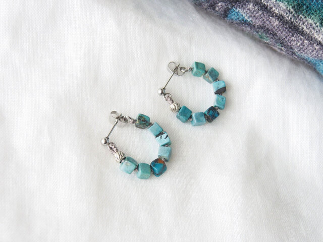 Turquoise Cube Circle Pierceの画像1枚目
