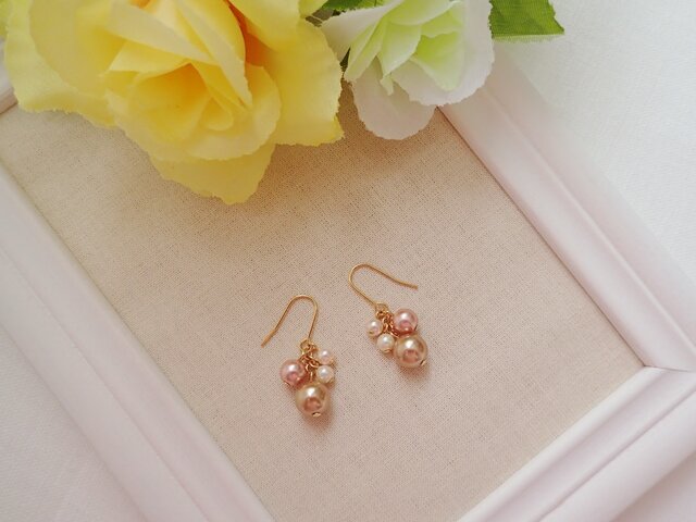 ピンクベージュパールピアス/イヤリングの画像1枚目
