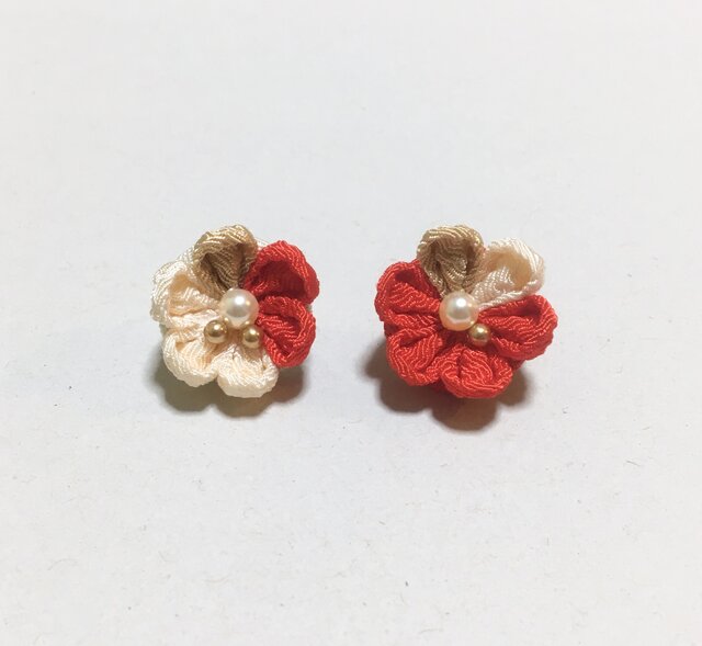 お花のイヤリング/ピアス【3月】の画像1枚目