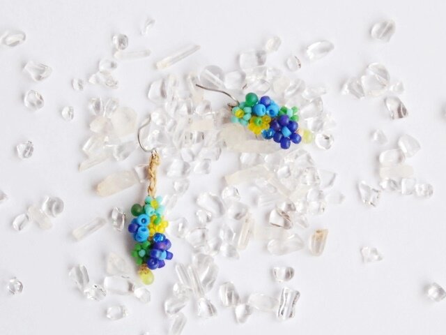 《ピアス》サマーカラー ポンポンFlowerの画像1枚目
