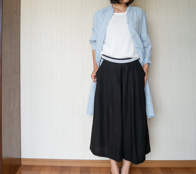 黒リネンとレースのレディなタックワイドパンツ【W64-80・レーシーポケット・後ろウエストゴムの画像1枚目