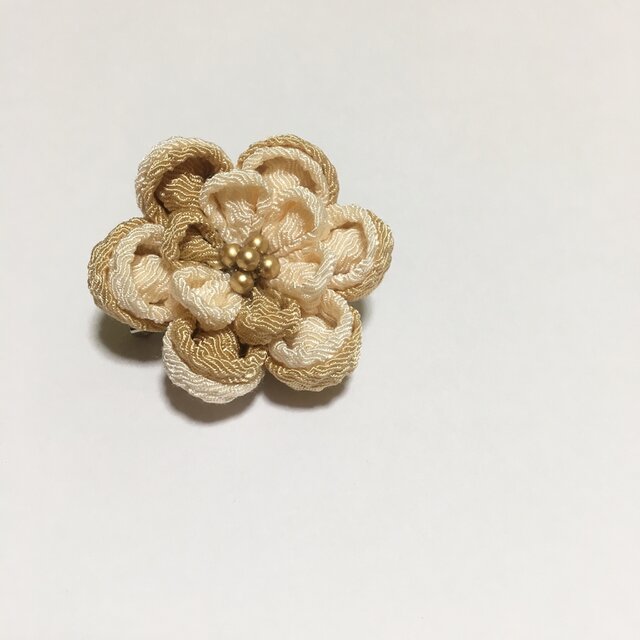 お花のブローチの画像1枚目