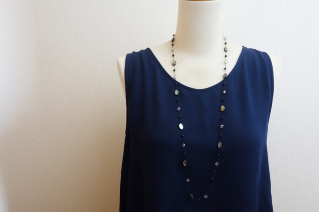 No.264 黒蝶貝とオニキスのシルクロングネックレス*ブレスレットにも86cm/3wayの画像1枚目