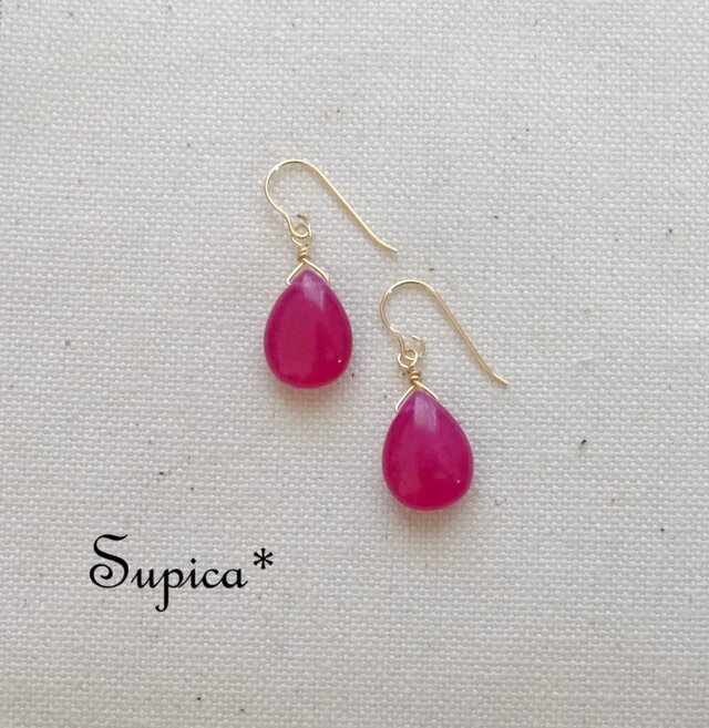 s207-627【周りの人々と穏やかな関係を築く　天然石 マゼンダジェイド　雫】の14kgf ピアス（パーツ変更可能）