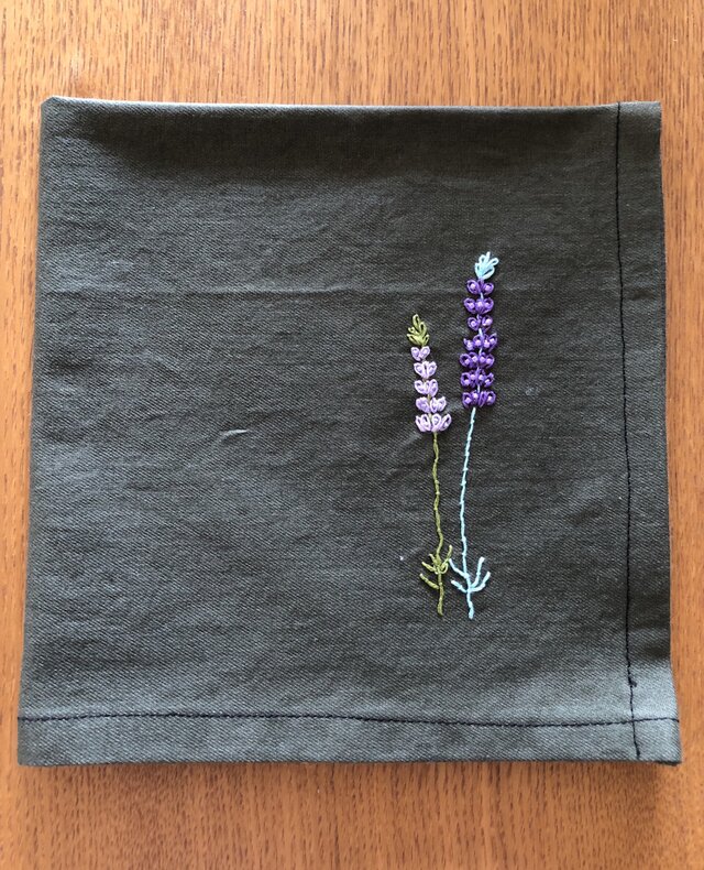 刺繍の大判ハンカチ☆ルピナスの画像1枚目