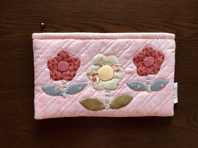 お花のアップリケの通帳ポ-チの画像1枚目