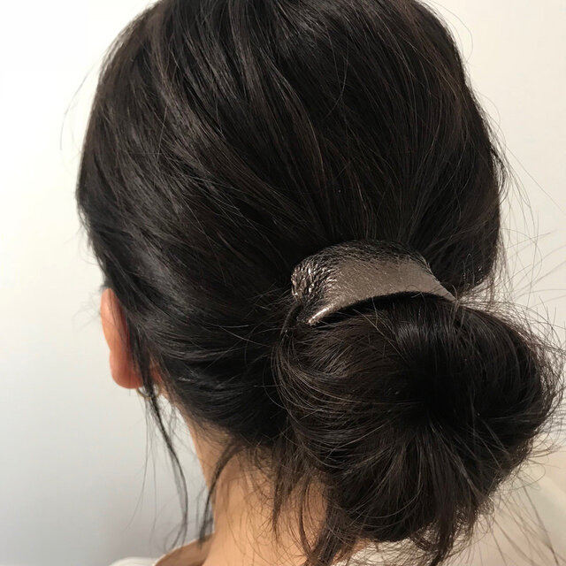 レザーのヘアゴム(ブロンズ)の画像1枚目