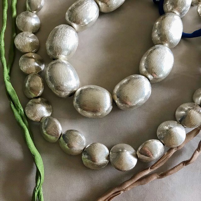 copper beads necklace (silver coin)の画像1枚目