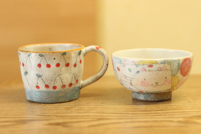 ※S様オーダー分 粉引きカラフルドットとねこのお茶碗とさくらんぼとブルーボーダーのカップの画像1枚目