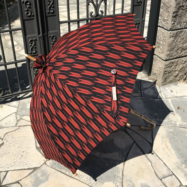 日傘 de 着物 赤黒矢絣の画像1枚目