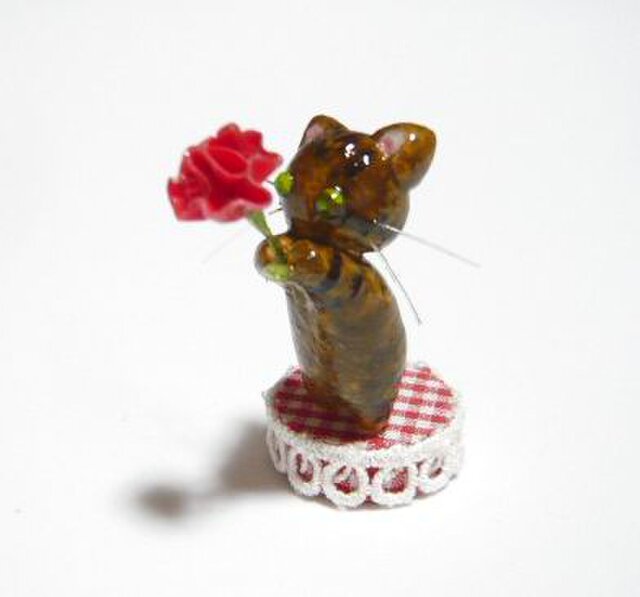 にゃんこのしっぽ〇母の日〇カーネーション〇きじとら猫の画像1枚目
