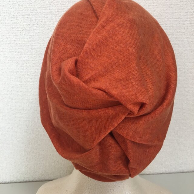 オレンジ色の帽子 くしゅくしゅの画像1枚目