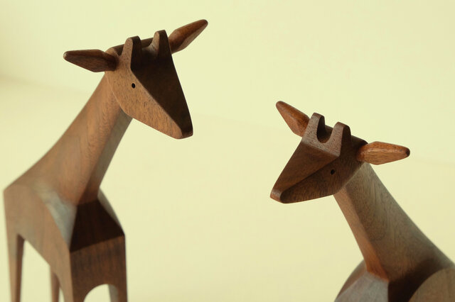 キリンさんのカップル ( ウォールナットジラフ×2)の画像1枚目
