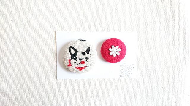 ★くるみボタンブローチ★の画像1枚目