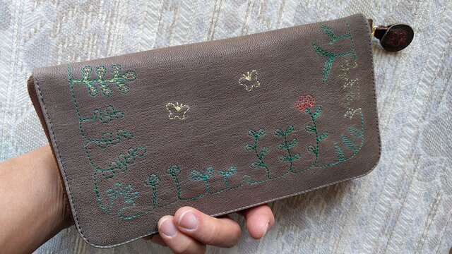 ”GARDEN・庭” ヤギ革(灰茶×イエロー)ラウンドファスナー型の画像1枚目
