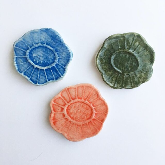 お花の箸置き3点セット【赤・青・緑】の画像1枚目