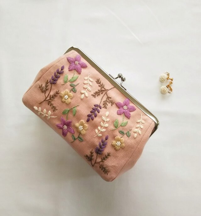 草花のがま口ポーチの画像1枚目