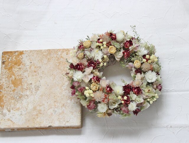 オレガノケントビューティーの優しいリース | iichi 日々の暮らしを