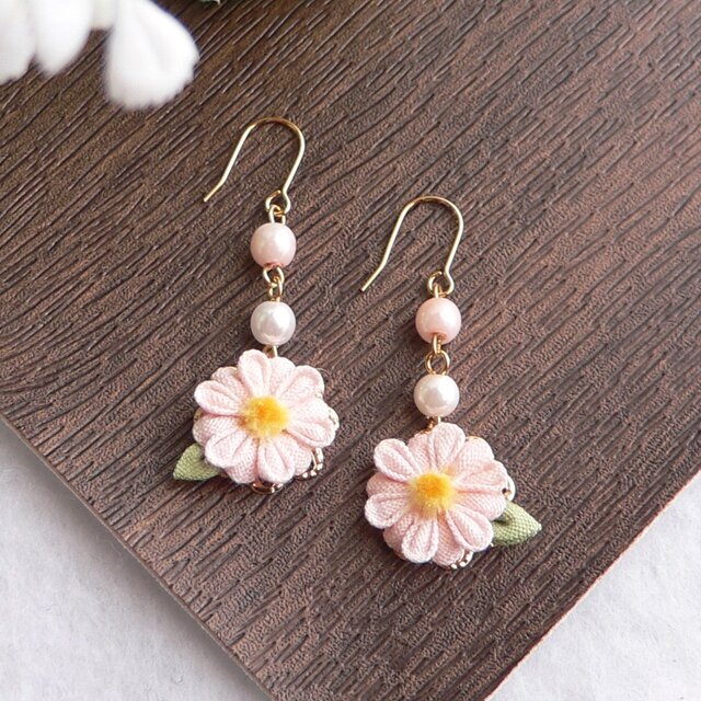 全3色⟫ マーガレットとパールのピアス （ つまみ細工＊受注制作