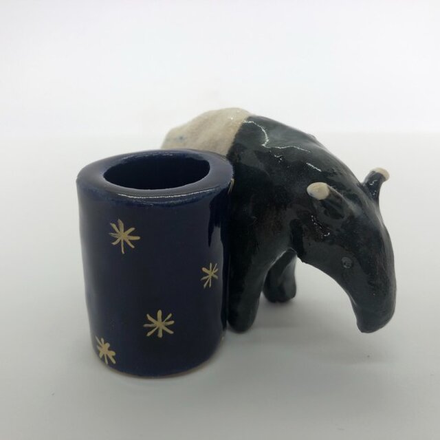 陶のスタンド「バク」