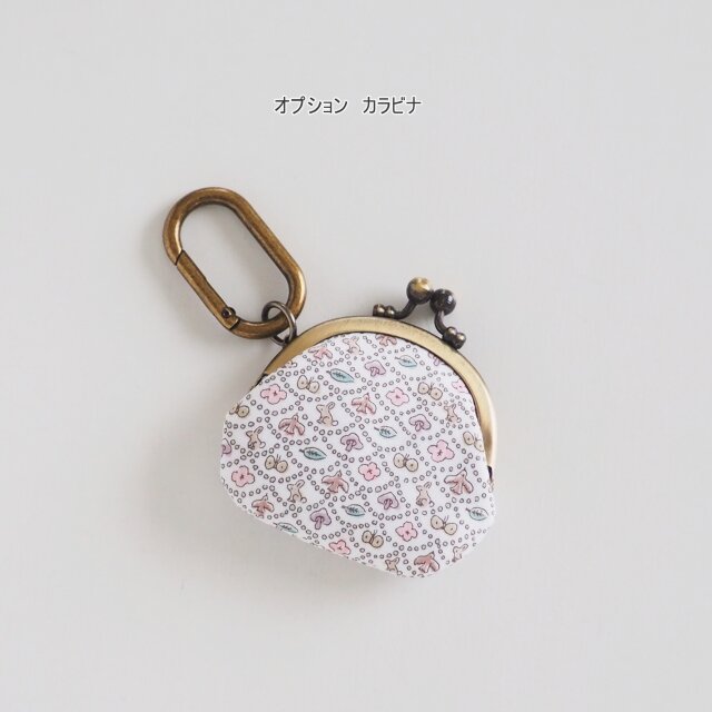 □リバティプリントの丸型がま口コインケース / レズリース□ cloche