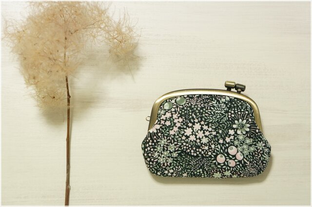 ■リバティプリントの横ひねりがま口コインケース / エルダーベリー■ panier(lbt-eldb)の画像1枚目