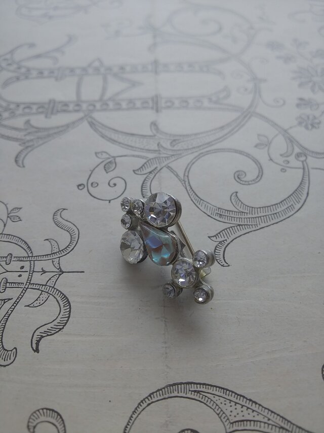 ヴィンテージ　しずく(10×6㎜）／Crystal（小）ブローチ