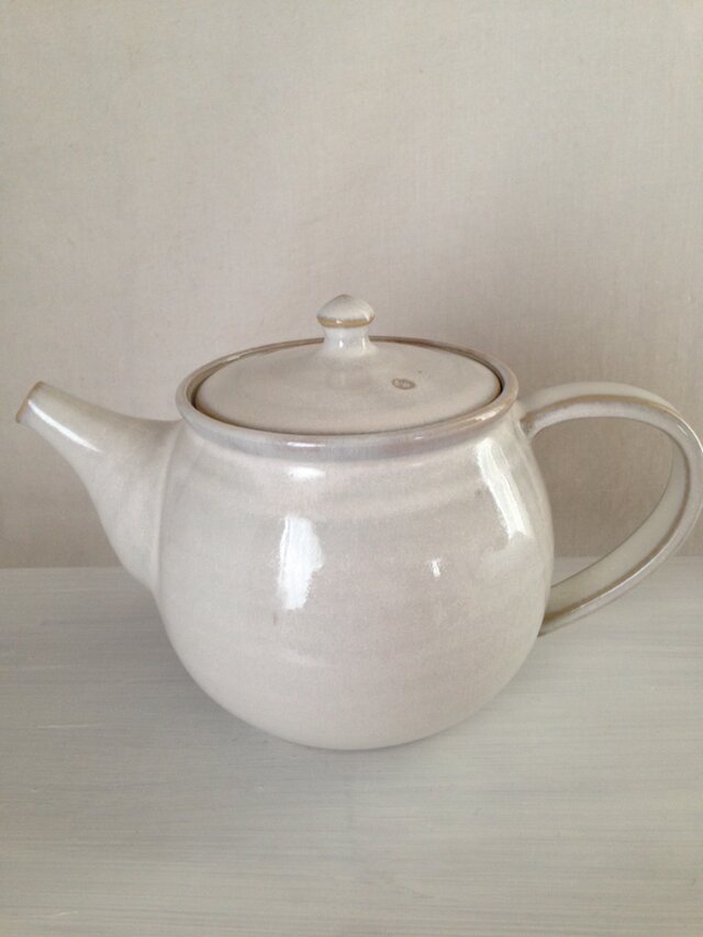 ティーポット(アンティークホワイト) | iichi 日々の暮らしを心地よく