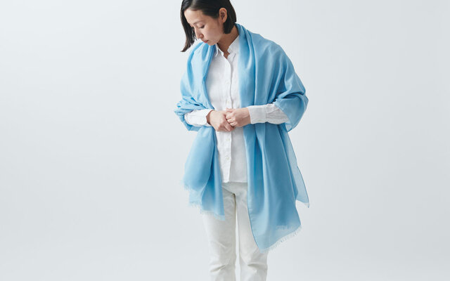 enrica cottonsilk scarf turquoise / natural dyeの画像1枚目