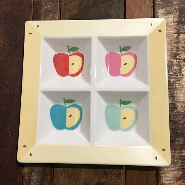 りんご 間仕切り スクエアプレート ★ カップケーキ 前菜皿 18cm 白磁 レンジ対応の画像1枚目