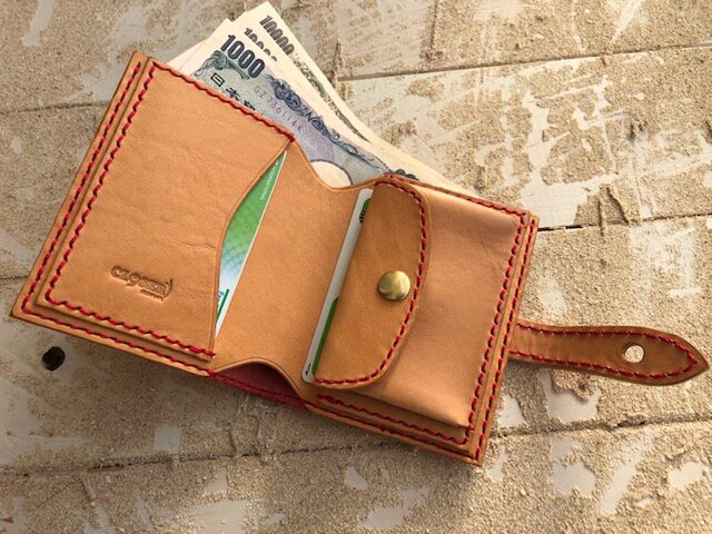 コンパクトな二つ折りの財布 ピンク ナチュラル プエブロレザー Iichi ハンドメイド クラフト作品 手仕事品の通販
