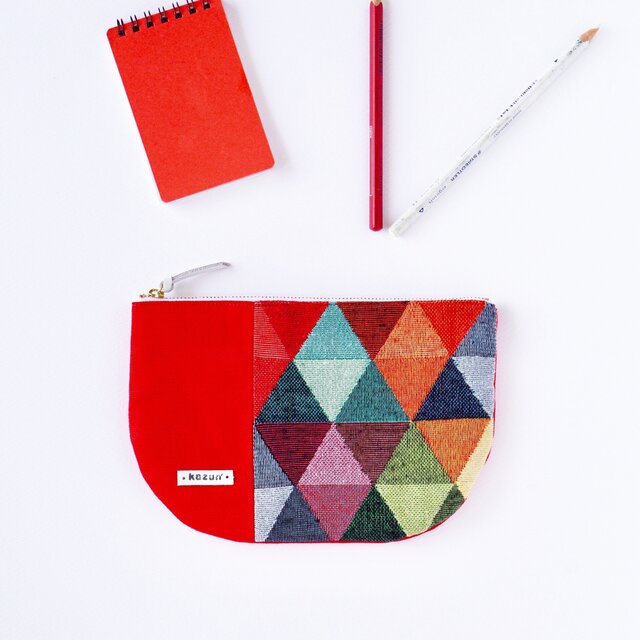 赤ジャガード幾何学柄の半月型ポーチ（赤無地の帆布）