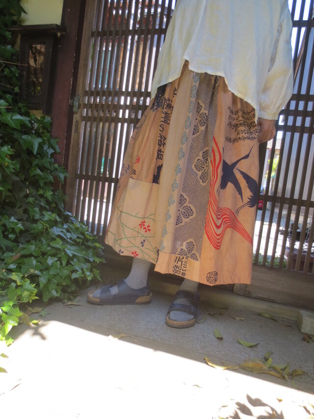 手ぬぐいリメイク☆夏に向けて柿渋染の手拭いで染ムラも楽しいおとなスカート79㎝丈の画像1枚目