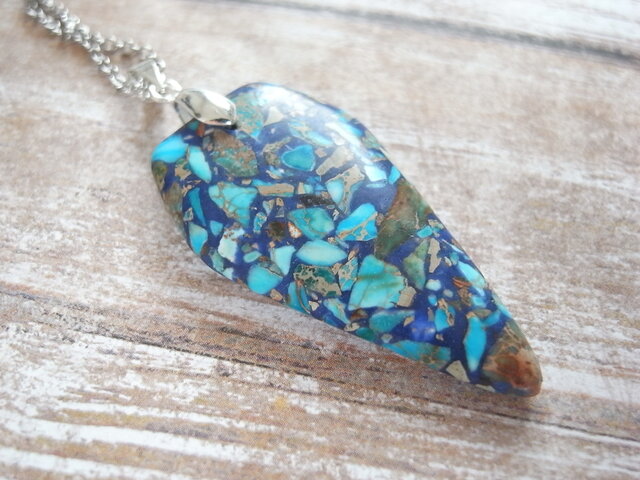 ネックレス 海の欠片のような彩り シーセディメントジャスパー 紺 矢尻