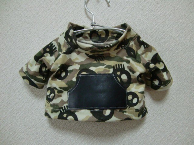 ダッフィ ポケット付きTシャツの画像1枚目