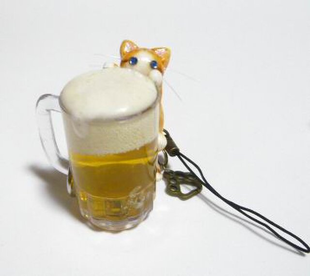 にゃんこのしっぽ〇にゃんこの生ビール〇茶とら白猫〇ストラップの画像1枚目