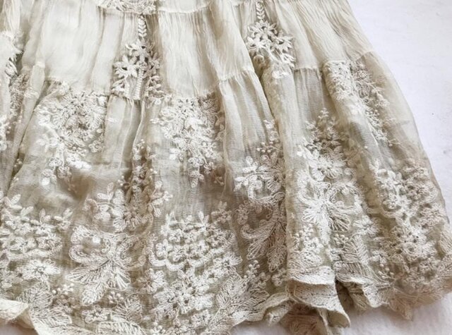 【受注製作】美しい花柄刺繍100%シルクで・ロングスカートシルク の画像1枚目
