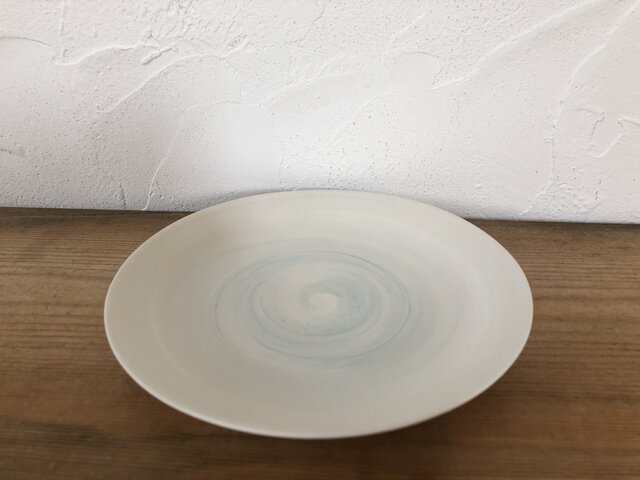 plate シンプルな皿 練り上げの画像1枚目