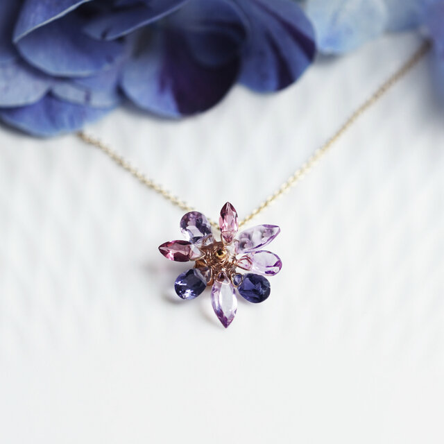 アメジスト・トルマリン・アイオライトの紫陽花ネックレス ~万華鏡の画像1枚目