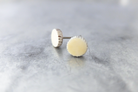 ピアス モザイク creamの画像1枚目