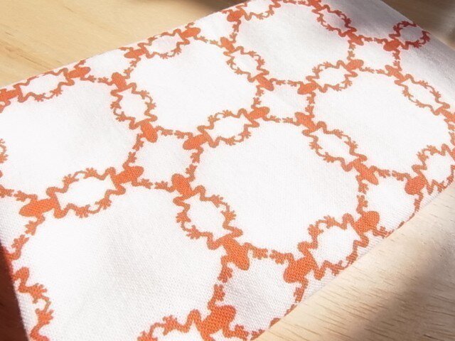 よく見るとカエルです!「カエル輪(ヤドクガエルVer.)赤」の画像1枚目