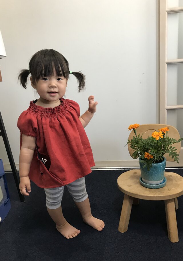 KIDS80-100 リネン100% フラミンゴ巾着ポッケのスモック ブラッドオレンジの画像1枚目