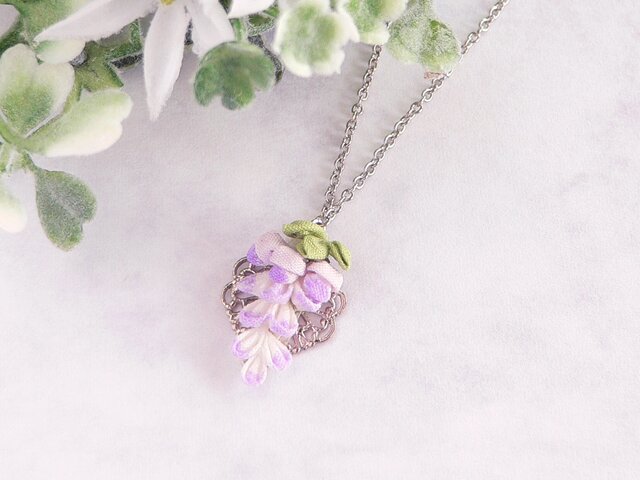 藤の花のネックレス （ つまみ細工＊受注制作 ） | iichi 日々の暮らし