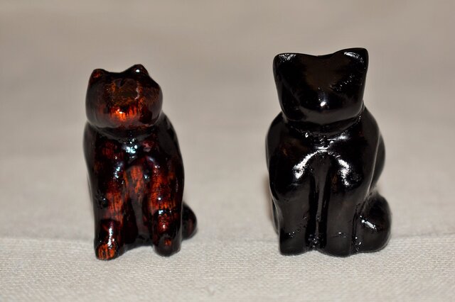 座り猫 黒漆摺漆の画像1枚目