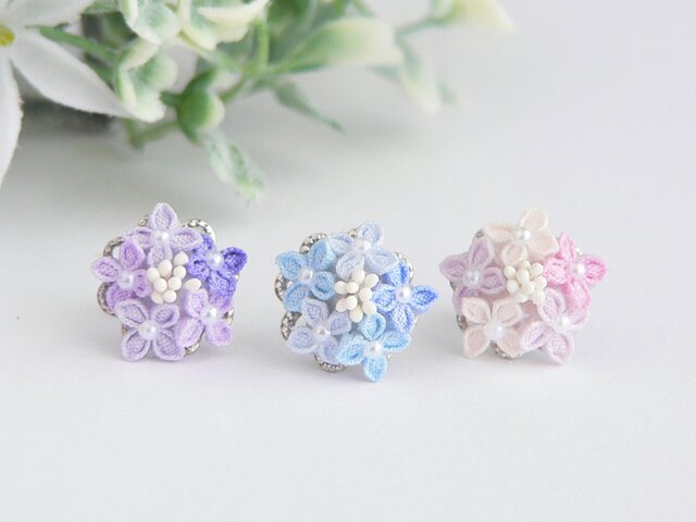 がくあじさいのピアス *つまみ細工*の画像1枚目