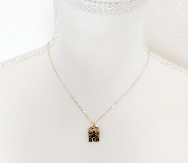 ノートルダム大聖堂（パリ）のネックレス】アンティックゴールド