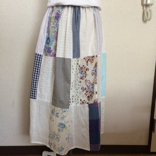　パッチワークのギャザースカート